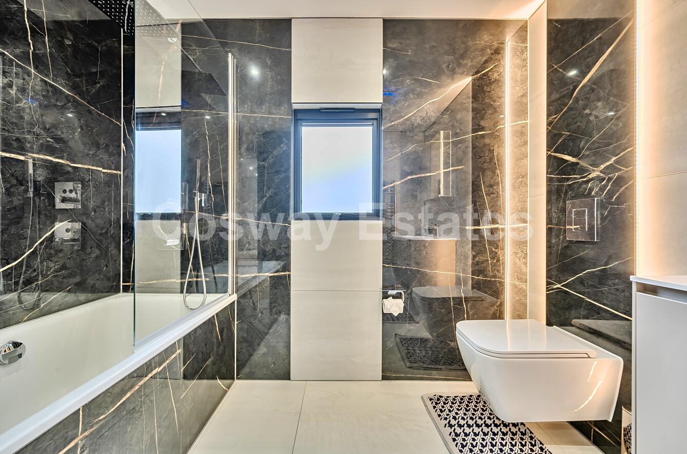 Reddings Close, Mill Hill, NW7, London